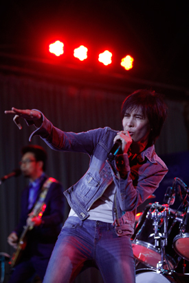 The Palace and Friend Restage Concert The Palace and Friend Restage Concert