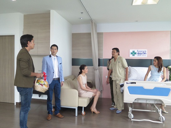 สามใบ(ไม่)เถา สามใบ(ไม่)เถา