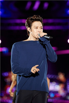 JYJ คอนเสิร์ต อิน โซล เปิดตัวอลังการท่ามกลางแฟนคลับกว่า 40,000 ชีวิต JYJ คอนเสิร์ต อิน โซล เปิดตัวอลังการท่ามกลางแฟนคลับกว่า 40,000 ชีวิต