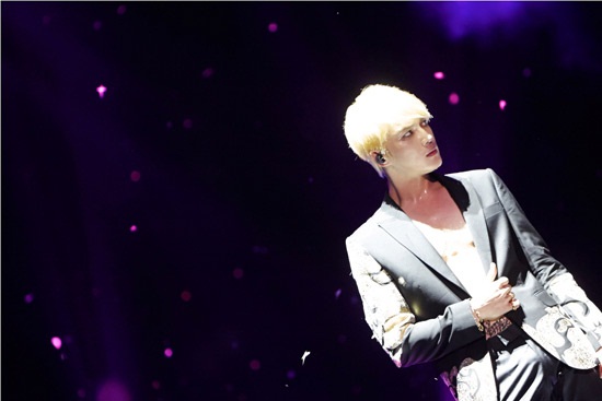 JYJ คอนเสิร์ต อิน โซล เปิดตัวอลังการท่ามกลางแฟนคลับกว่า 40,000 ชีวิต JYJ คอนเสิร์ต อิน โซล เปิดตัวอลังการท่ามกลางแฟนคลับกว่า 40,000 ชีวิต
