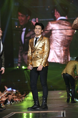 คอนเสิร์ต หล่อมากมาก คอนเสิร์ต หล่อมากมาก