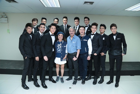 คอนเสิร์ต หล่อมากมาก คอนเสิร์ต หล่อมากมาก