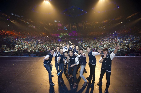 คอนเสิร์ต หล่อมากมาก คอนเสิร์ต หล่อมากมาก