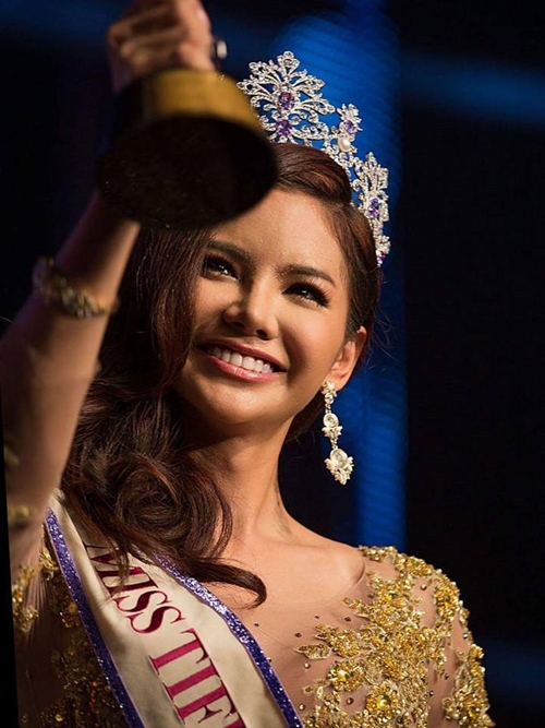 น้องใบหม่อน โสภิดา ศิริวัฒนานุกูล คว้ามิสทิฟฟานี่ ยูนิเวิร์ส 2015 น้องใบหม่อน โสภิดา ศิริวัฒนานุกูล คว้ามิสทิฟฟานี่ ยูนิเวิร์ส 2015