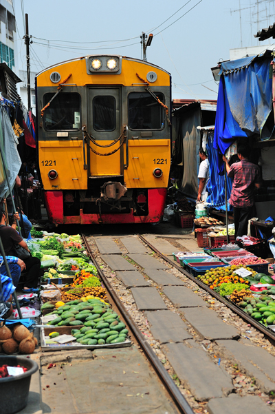 การรถไฟฯ แจ้งปิดปรับปรุงรางสายตลาดร่มหุบ 180 วัน การรถไฟฯ แจ้งปิดปรับปรุงรางสายตลาดร่มหุบ 180 วัน