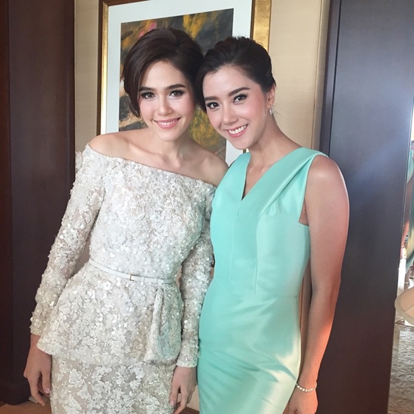 ประมวลภาพชุด เพื่อนเจ้าสาวสวยมาก จากงานแต่ง ชมพู่ น็อต ประมวลภาพชุด เพื่อนเจ้าสาวสวยมาก จากงานแต่ง ชมพู่ น็อต