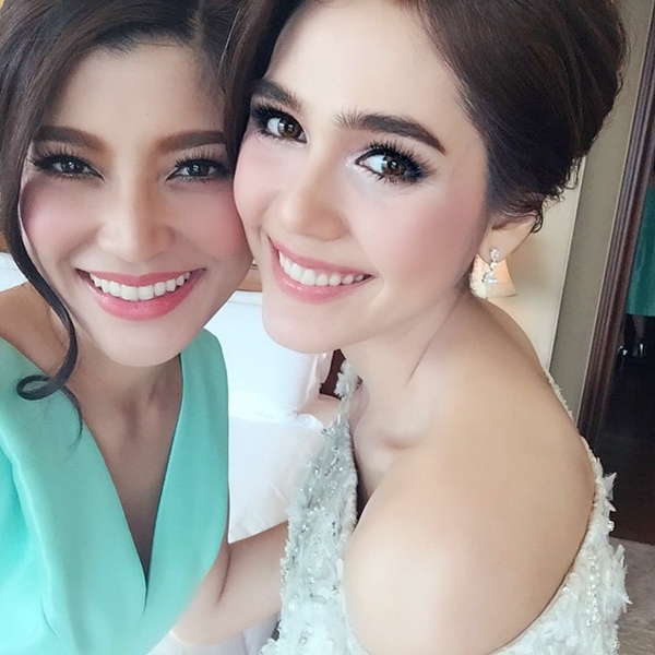 ประมวลภาพชุด เพื่อนเจ้าสาวสวยมาก จากงานแต่ง ชมพู่ น็อต ประมวลภาพชุด เพื่อนเจ้าสาวสวยมาก จากงานแต่ง ชมพู่ น็อต