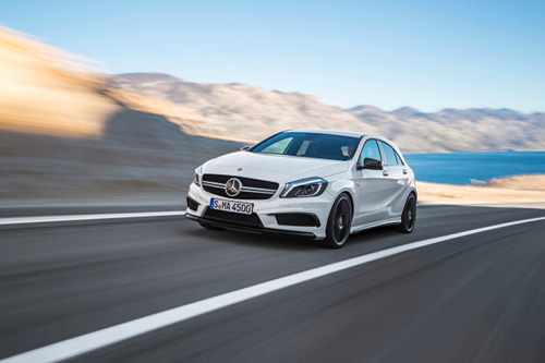 หรูเริ่ดแต่ทรงพลัง กับ Mercedes Benz A45 AMG หรูเริ่ดแต่ทรงพลัง กับ Mercedes Benz A45 AMG