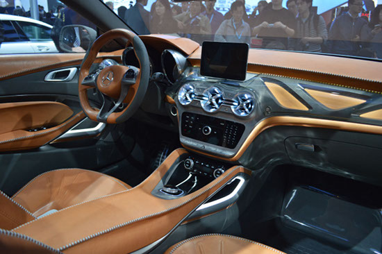 Mercedes-Benz GLA Concept โชว์ตัวเซี่ยงไฮ้ ชาวจีนแห่ชมล้น Mercedes-Benz GLA Concept โชว์ตัวเซี่ยงไฮ้ ชาวจีนแห่ชมล้น