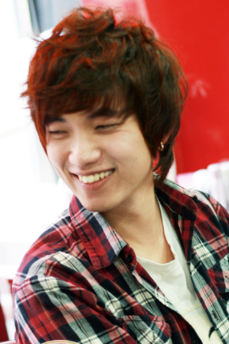 หล่อเท่แบบมีสไตล์ ด้วยทรงผมแฟชั่นผู้ชายแนวเกาหลี ปี 2013 หล่อเท่แบบมีสไตล์ ด้วยทรงผมแฟชั่นผู้ชายแนวเกาหลี ปี 2013