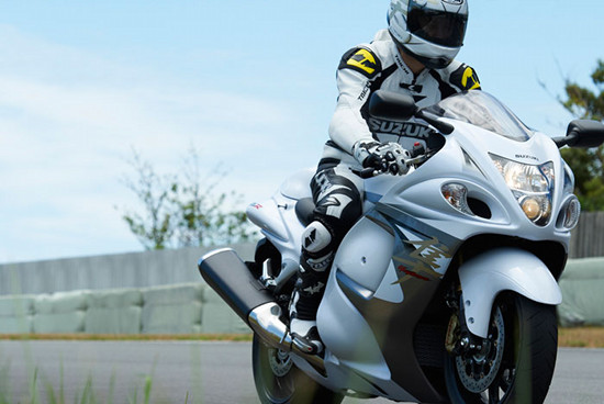 2013 Suzuki Hayabusa GSX1300R ABS นกเหยี่ยวแห่งพื้นถนนตัวล่าสุด 2013 Suzuki Hayabusa GSX1300R ABS นกเหยี่ยวแห่งพื้นถนนตัวล่าสุด