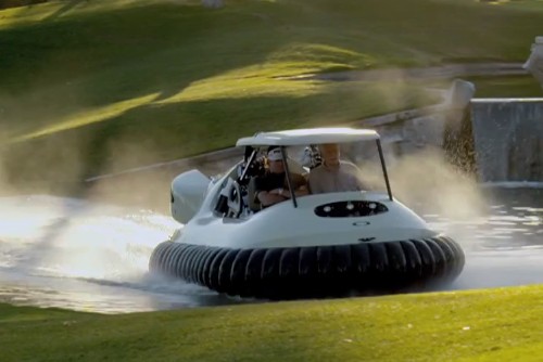 นักกอล์ฟชื่อดังปล่อยคลิป รถกอล์ฟสะเทิ้นน้ำสะเทิ้นบก ที่แท้แค่คลิปโกหก นักกอล์ฟชื่อดังปล่อยคลิป รถกอล์ฟสะเทิ้นน้ำสะเทิ้นบก ที่แท้แค่คลิปโกหก