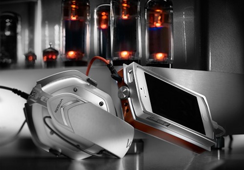 V-MoDa เปิดตัวเคสสุดล้ำในรุ่น Vamp Verza และ Metallo case V-MoDa เปิดตัวเคสสุดล้ำในรุ่น Vamp Verza และ Metallo case