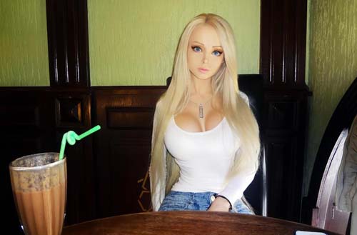 Valeria Lukyanova Valeria Lukyanova