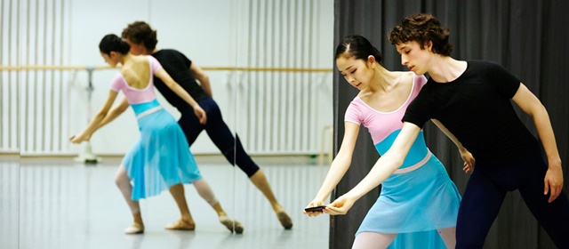 Bounden เกมเต้นรำสุดแนว มีแค่มือถือก็เต้นได้ ไอเดียบรรเจิดสุด ๆ Bounden เกมเต้นรำสุดแนว มีแค่มือถือก็เต้นได้ ไอเดียบรรเจิดสุด ๆ