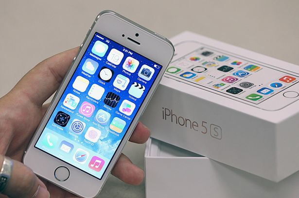 5 เหตุผลที่ไม่ควรซื้อ iPhone 6 และ iPhone 6 Plus 5 เหตุผลที่ไม่ควรซื้อ iPhone 6 และ iPhone 6 Plus