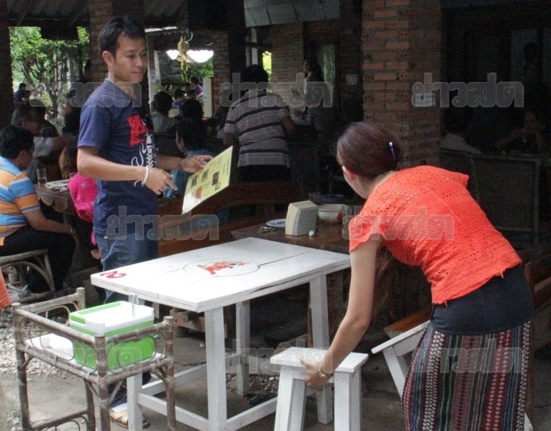 น้องแนน สาวพม่า เด็กเสิร์ฟร้านลาบต้นยาง น้องแนน สาวพม่า เด็กเสิร์ฟร้านลาบต้นยาง