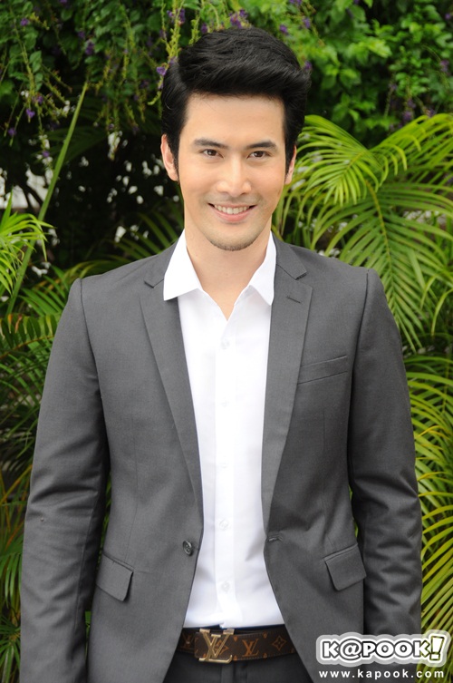 บวงสรวงละคร กุหลาบเล่นไฟ บวงสรวงละคร กุหลาบเล่นไฟ