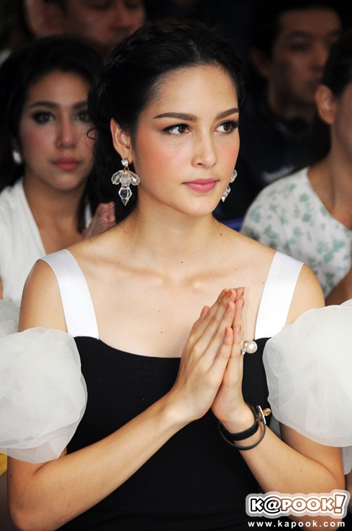 บวงสรวงละคร กุหลาบเล่นไฟ บวงสรวงละคร กุหลาบเล่นไฟ