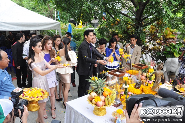 บวงสรวงละคร กุหลาบเล่นไฟ บวงสรวงละคร กุหลาบเล่นไฟ