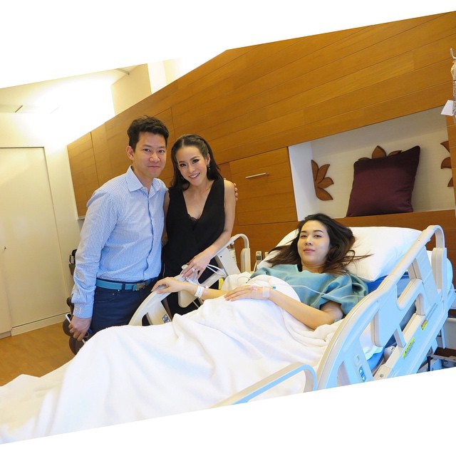 เก็บตกภาพเพื่อนซี้ เมย์ เฟื่องอารมย์ มาเยี่ยมถึง ร.พ. หลังคลอด น้องมายู เก็บตกภาพเพื่อนซี้ เมย์ เฟื่องอารมย์ มาเยี่ยมถึง ร.พ. หลังคลอด น้องมายู