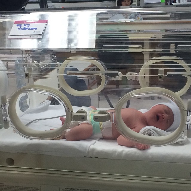 เก็บตกภาพเพื่อนซี้ เมย์ เฟื่องอารมย์ มาเยี่ยมถึง ร.พ. หลังคลอด น้องมายู เก็บตกภาพเพื่อนซี้ เมย์ เฟื่องอารมย์ มาเยี่ยมถึง ร.พ. หลังคลอด น้องมายู