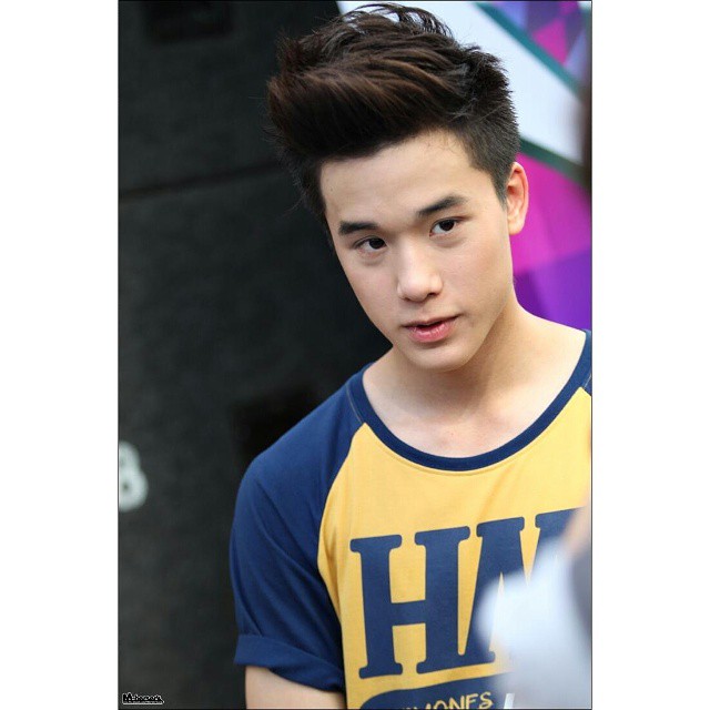 เจมส์ ธีรดนย์ เจมส์ ธีรดนย์