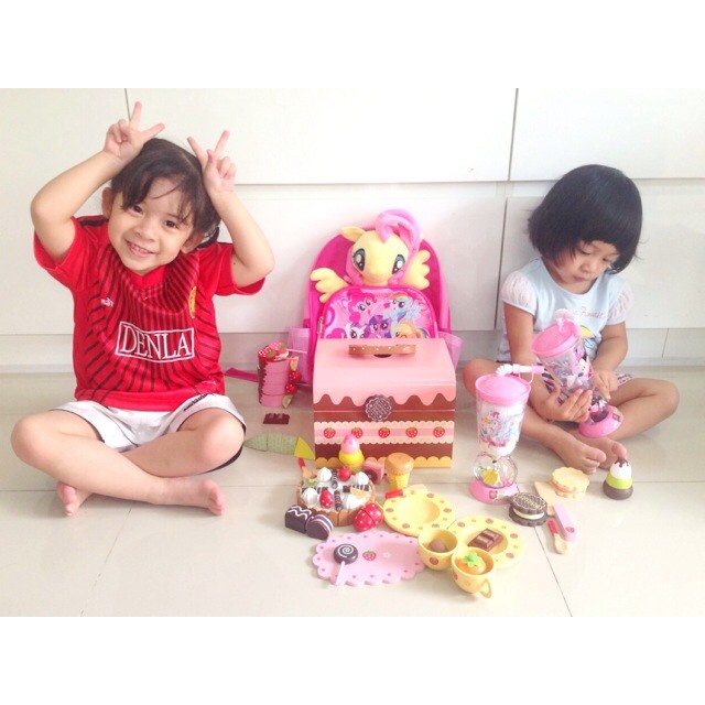 น้องยี่หวา ลูกสาวบร๊ะเจ้าโจ๊ก แปลงโฉมเป็นเอลซ่า น้องยี่หวา ลูกสาวบร๊ะเจ้าโจ๊ก แปลงโฉมเป็นเอลซ่า
