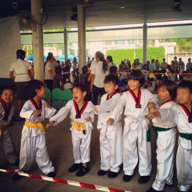 น้องคุน น้องจุน ร่วมงานกีฬาสี อัพเดทภาพลูกชายพ่อเคน - แม่หน่อย น้องคุน น้องจุน ร่วมงานกีฬาสี อัพเดทภาพลูกชายพ่อเคน - แม่หน่อย