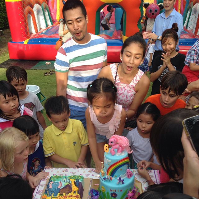 น้องเบลล่า กุญช์จารี จีระแพทย์ ลูกสาวหนิง ศรัยฉัตร ฉลองวันเกิด ครบ 6 ขวบ น้องเบลล่า กุญช์จารี จีระแพทย์ ลูกสาวหนิง ศรัยฉัตร ฉลองวันเกิด ครบ 6 ขวบ