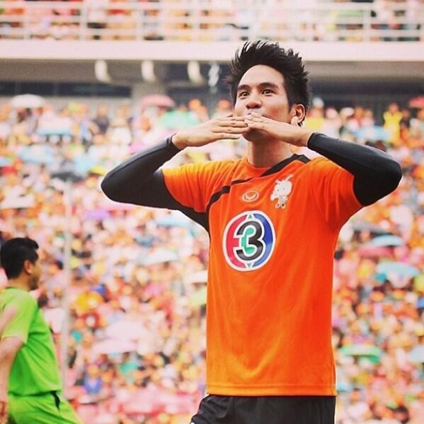 โป๊ป ธนวรรธน์ โป๊ป ธนวรรธน์