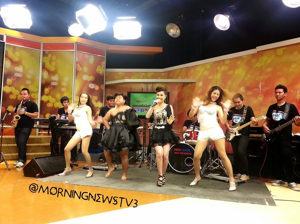 หญิงลี ศรีจุมพล ปะทะ โก๊ะตี๋ โชว์เพลง ขอใจเธอแลกเบอร์โทร หญิงลี ศรีจุมพล ปะทะ โก๊ะตี๋ โชว์เพลง ขอใจเธอแลกเบอร์โทร