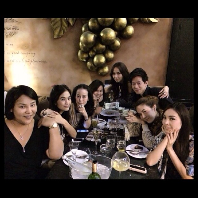 เมย์ พิชญ์นาฏ นัดกินข้าวกับแก๊งเพื่อน โพสต์ขอบคุณทุกคนที่เป็นห่วง เมย์ พิชญ์นาฏ นัดกินข้าวกับแก๊งเพื่อน โพสต์ขอบคุณทุกคนที่เป็นห่วง