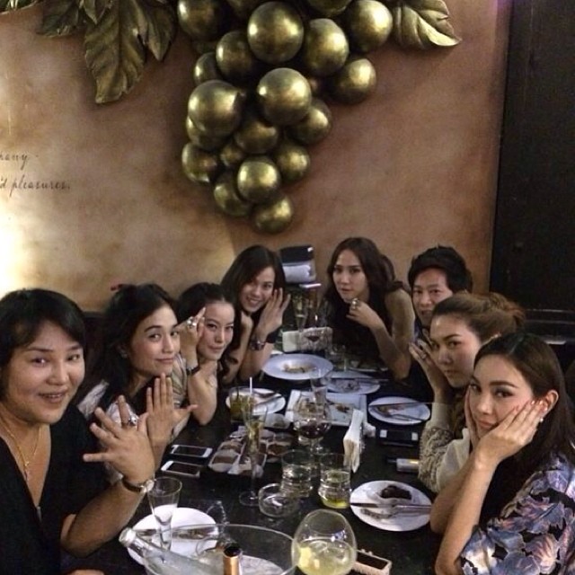 เมย์ พิชญ์นาฏ นัดกินข้าวกับแก๊งเพื่อน โพสต์ขอบคุณทุกคนที่เป็นห่วง เมย์ พิชญ์นาฏ นัดกินข้าวกับแก๊งเพื่อน โพสต์ขอบคุณทุกคนที่เป็นห่วง