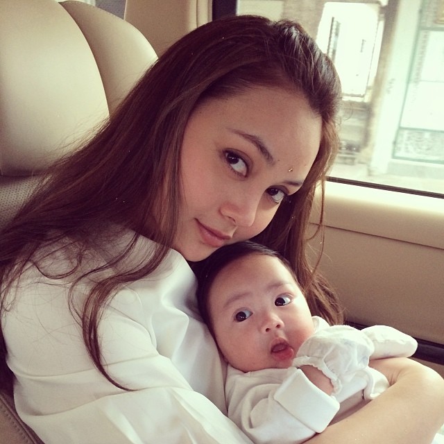 ตั๊ก บงกช ของขึ้น ฉะเสื้อแดงคิดเปลี่ยนระบอบกษัตริย์ ต้องข้ามศพกูไปก่อน ตั๊ก บงกช ของขึ้น ฉะเสื้อแดงคิดเปลี่ยนระบอบกษัตริย์ ต้องข้ามศพกูไปก่อน