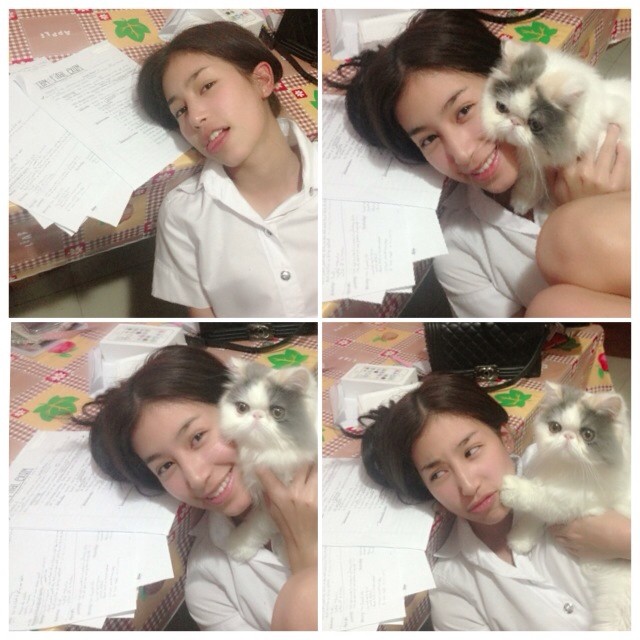 ชมความน่ารักของ มิ้นต์ ชาลิดา กับ เอเลน่า แมวน้อยสุดเลิฟ ชมความน่ารักของ มิ้นต์ ชาลิดา กับ เอเลน่า แมวน้อยสุดเลิฟ