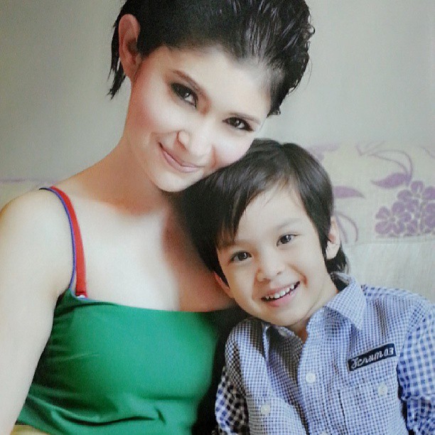 แอนนี่ บรู๊ค - น้องฑีฆายุ แอนนี่ บรู๊ค - น้องฑีฆายุ