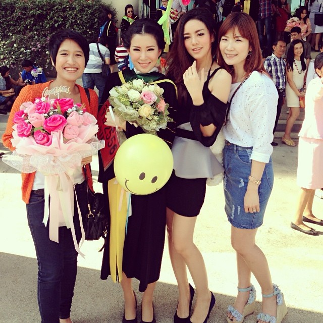 เบลล์ มนัญญา ลิ่มเสถียร เบลล์ มนัญญา ลิ่มเสถียร