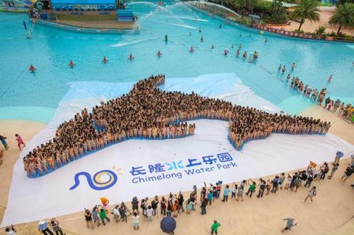 สาวจีนนับพันสวมบิกินี่ ฉลองรับฤดูร้อน สาวจีนนับพันสวมบิกินี่ ฉลองรับฤดูร้อน