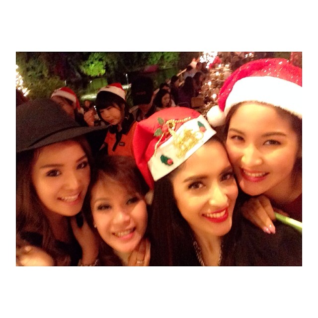 ประมวลภาพ ดารา นักแสดง ในลุคซานต้า ซานตี้ หล่อ สวย รับคริสต์มาส ประมวลภาพ ดารา นักแสดง ในลุคซานต้า ซานตี้ หล่อ สวย รับคริสต์มาส