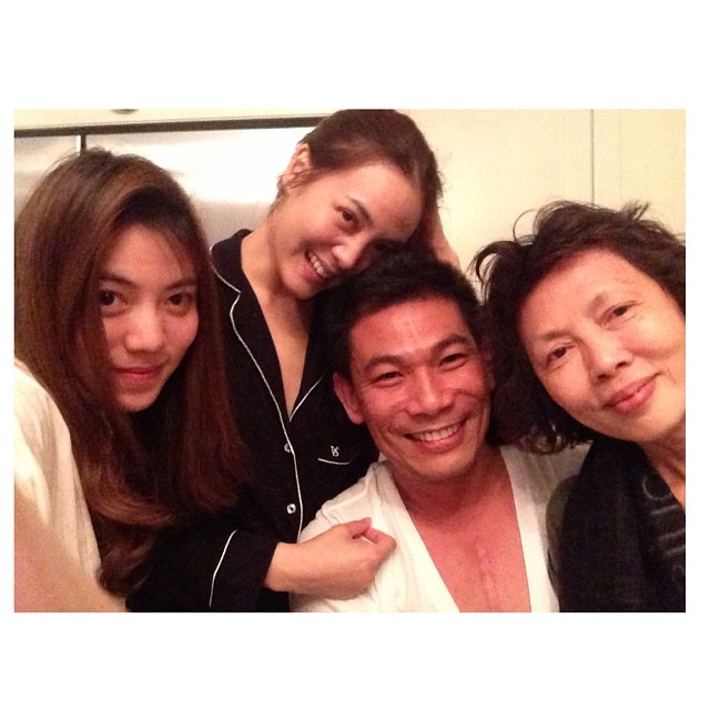 เจนี่ เอ๋ โชว์หวาน ดูภาพสมัยเด็กของเจนี่ พร้อมครอบครัวอบอุ่น เจนี่ เอ๋ โชว์หวาน ดูภาพสมัยเด็กของเจนี่ พร้อมครอบครัวอบอุ่น