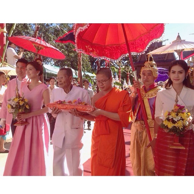 แพนเค้ก สารวัตรหมี ร่วมทำบุญงานกฐินล้านนาที่เชียงราย แพนเค้ก สารวัตรหมี ร่วมทำบุญงานกฐินล้านนาที่เชียงราย