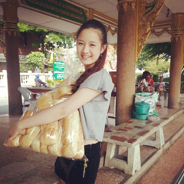 พลอยพิณ ธนิดา พลอยพิณ ธนิดา