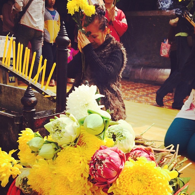 ญาญ่าหญิง พาแม่น้อย โพธิ์งาม แอ่วเหนือ ทำบุญรับปีใหม่ ญาญ่าหญิง พาแม่น้อย โพธิ์งาม แอ่วเหนือ ทำบุญรับปีใหม่