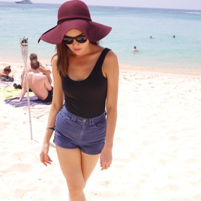 หญิง รฐา หญิง รฐา