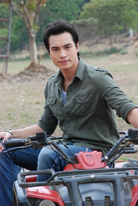 หนุ่มบ้านไร่กับหวานใจไฮโซ