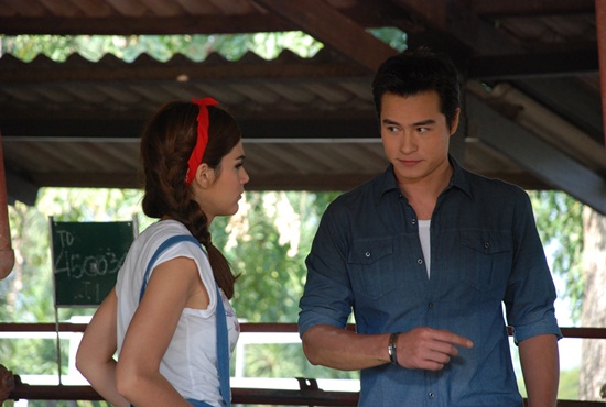 หนุ่มบ้านไร่กับหวานใจไฮโซ