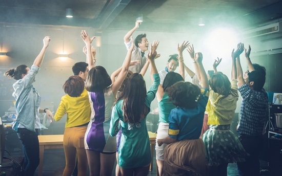 Tattoo Colour MV เพลง ยกมือ