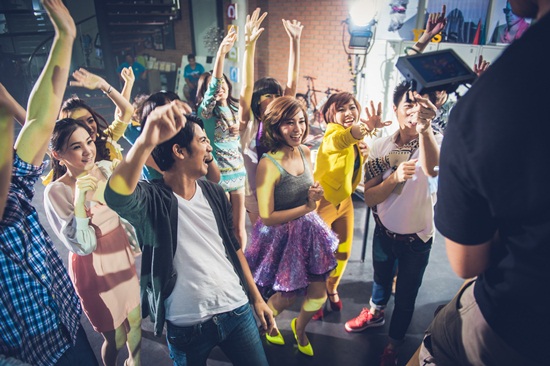 Tattoo Colour MV เพลง ยกมือ
