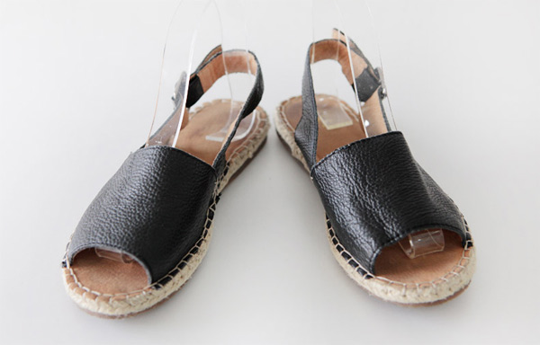 รองเท้าหนังผู้หญิง